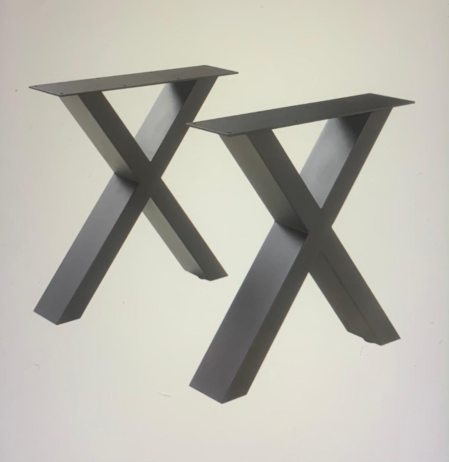 Mesa de Centro Artesanal de Madera Maciza con Patas de Hierro en X – 80 × 50 × 42 cm