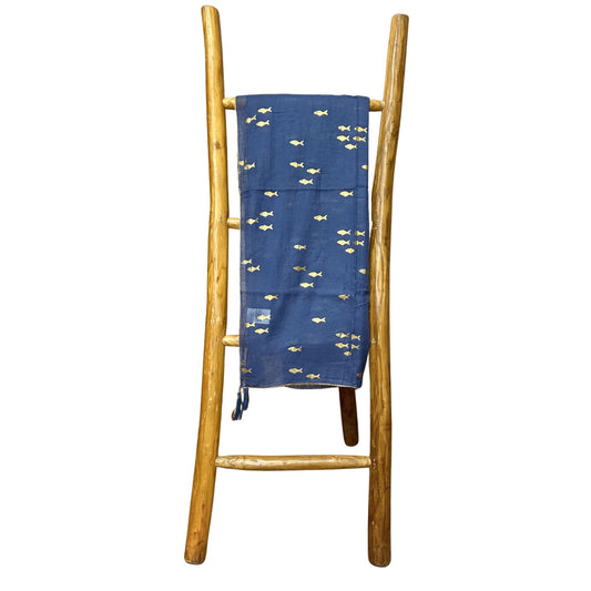Colección Nómada Sari Mediterráneo - Pareo - Diseño de Peces en Azul Marino y Oro - Tienda Online de Productos Naturales y Ecológicos