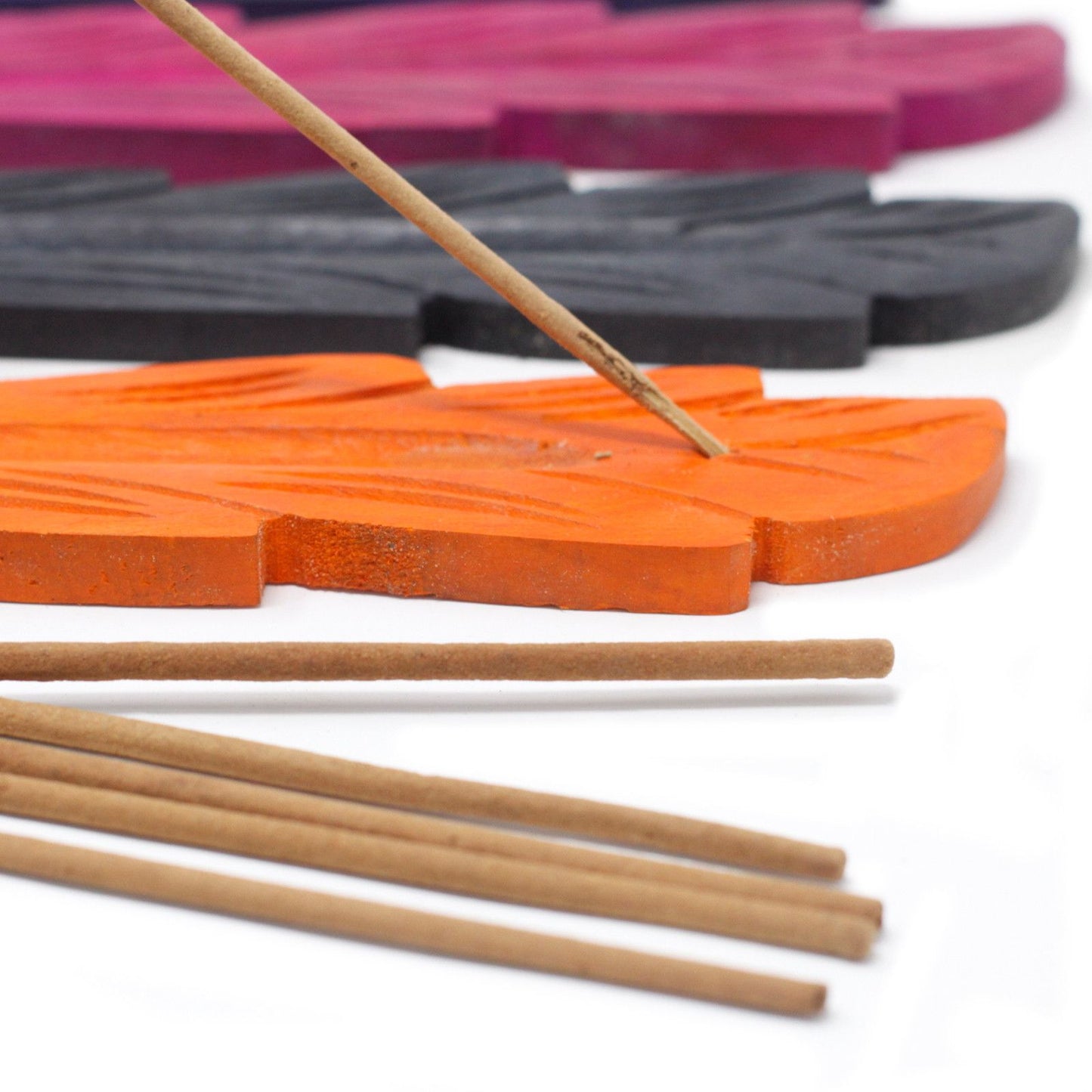 Leaf Coloured Ashcatcher 10" - Mango Wood - Tienda Online de Productos Naturales y Ecológicos
