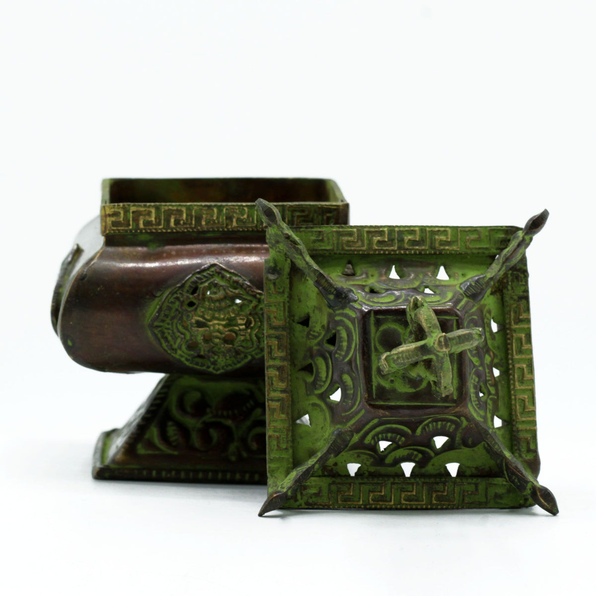 Quemador Tibetano de Latón Verdigris - Cuatro Símbolos Olla de Pie - Tienda Online de Productos Naturales y Ecológicos