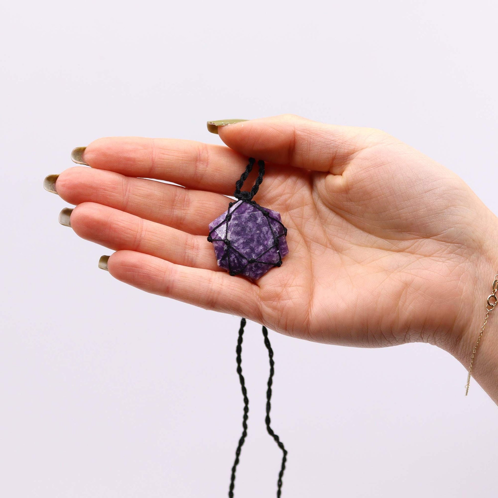 Colgante hexagonal de piedras preciosas entrelazada - Lepidolita - Tienda Online de Productos Naturales y Ecológicos