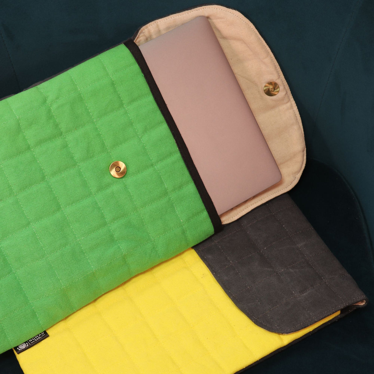 Funda acolchada para computadora portátil - Verde rana - Lavado de piedra de 14oz - Tienda Online de Productos Naturales y Ecológicos