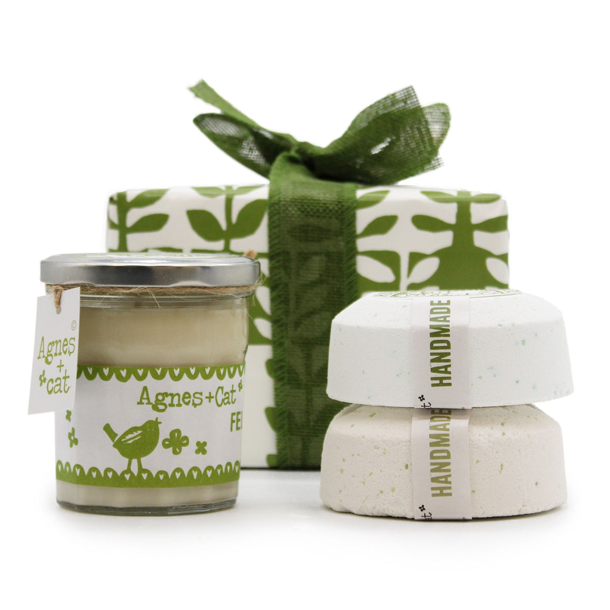 Set de Regalo: Bomba de baño de Higo blanco & Arándano silvestre + Vela de Ruibarbo - Tienda Online de Productos Naturales y Ecológicos