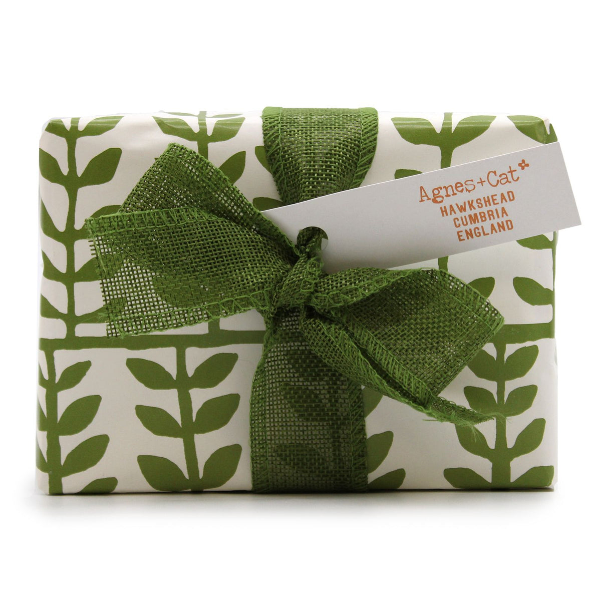 Set de Regalo: Bomba de baño de Higo blanco & Arándano silvestre + Vela de Ruibarbo - Tienda Online de Productos Naturales y Ecológicos