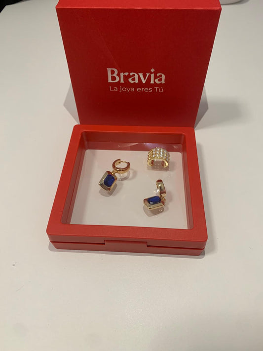 Pendientes dorados con piedra azul